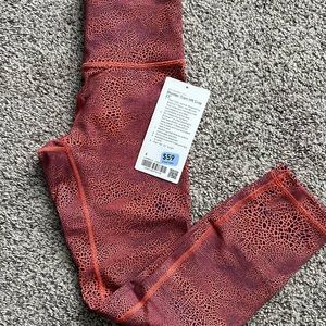 Lululemon cropped 23inch Wunder under leggings